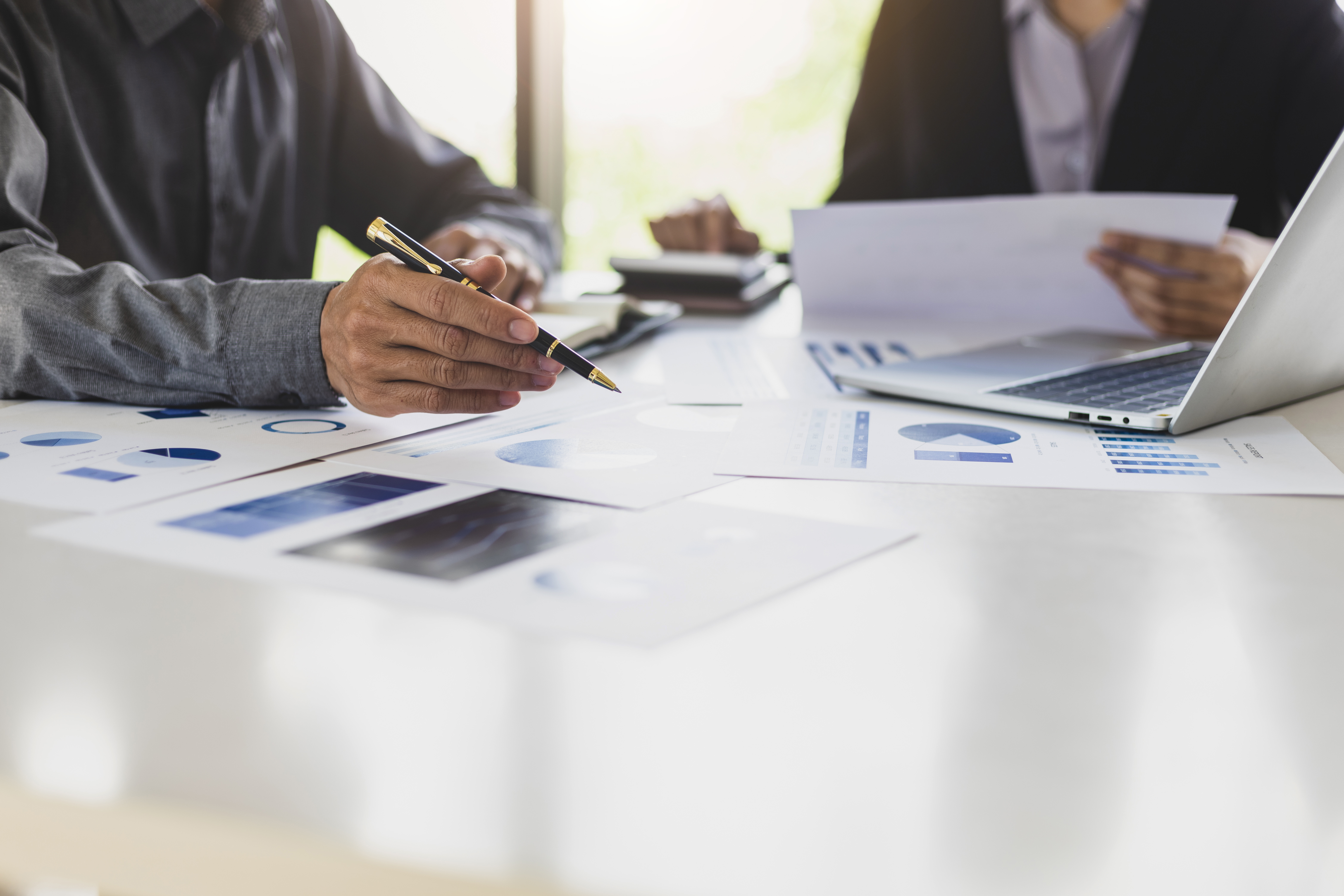 Discussingfinances Adobestock 607870891