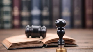 Lawbook Adobestock 192433451